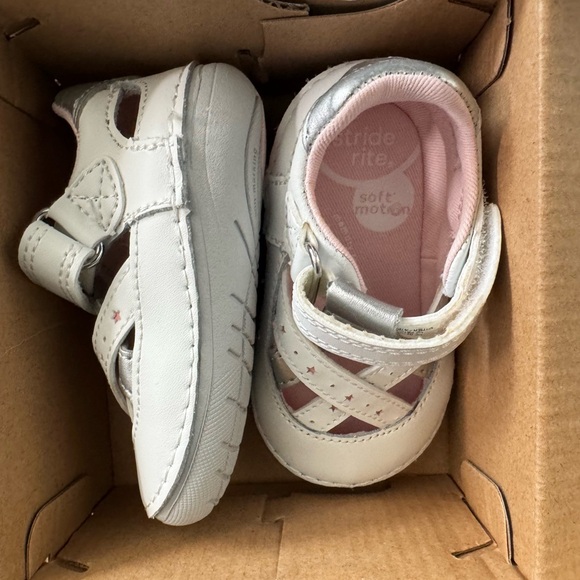 Stride Rite sandals - Picture 4 of 10